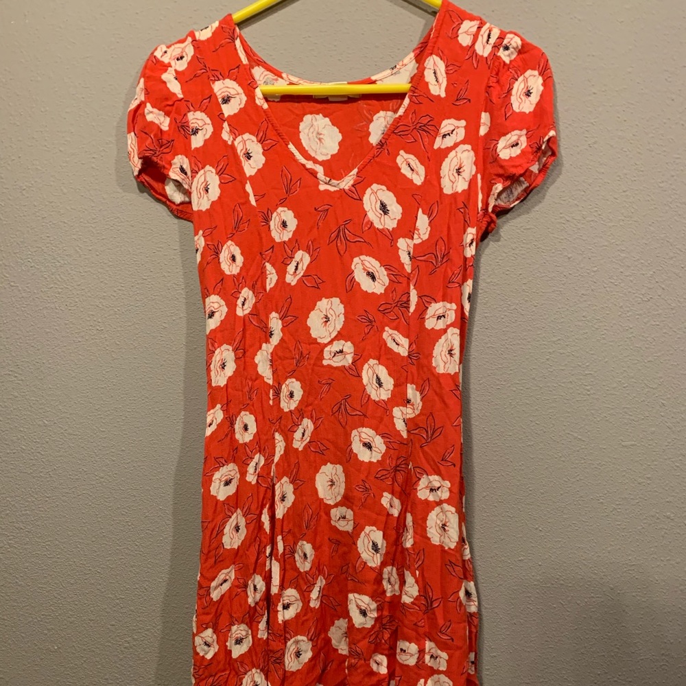 Billabong women’s small red white floral dress